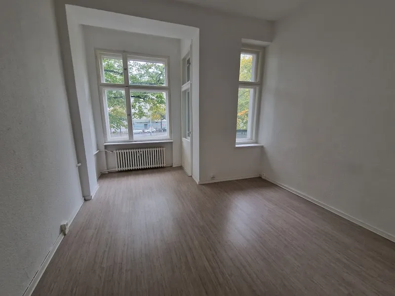 Jetzt aber schnell! 2-Zimmer-Wohnung mit Balkon in Charlottenburg frei! — photo 1